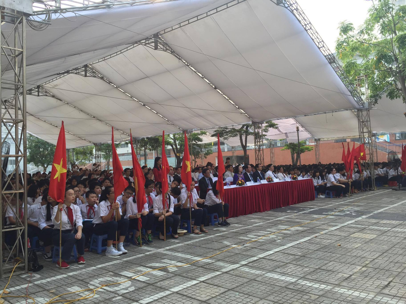 Chủ tịch nước đánh trống khai giảng năm học mới ảnh 40