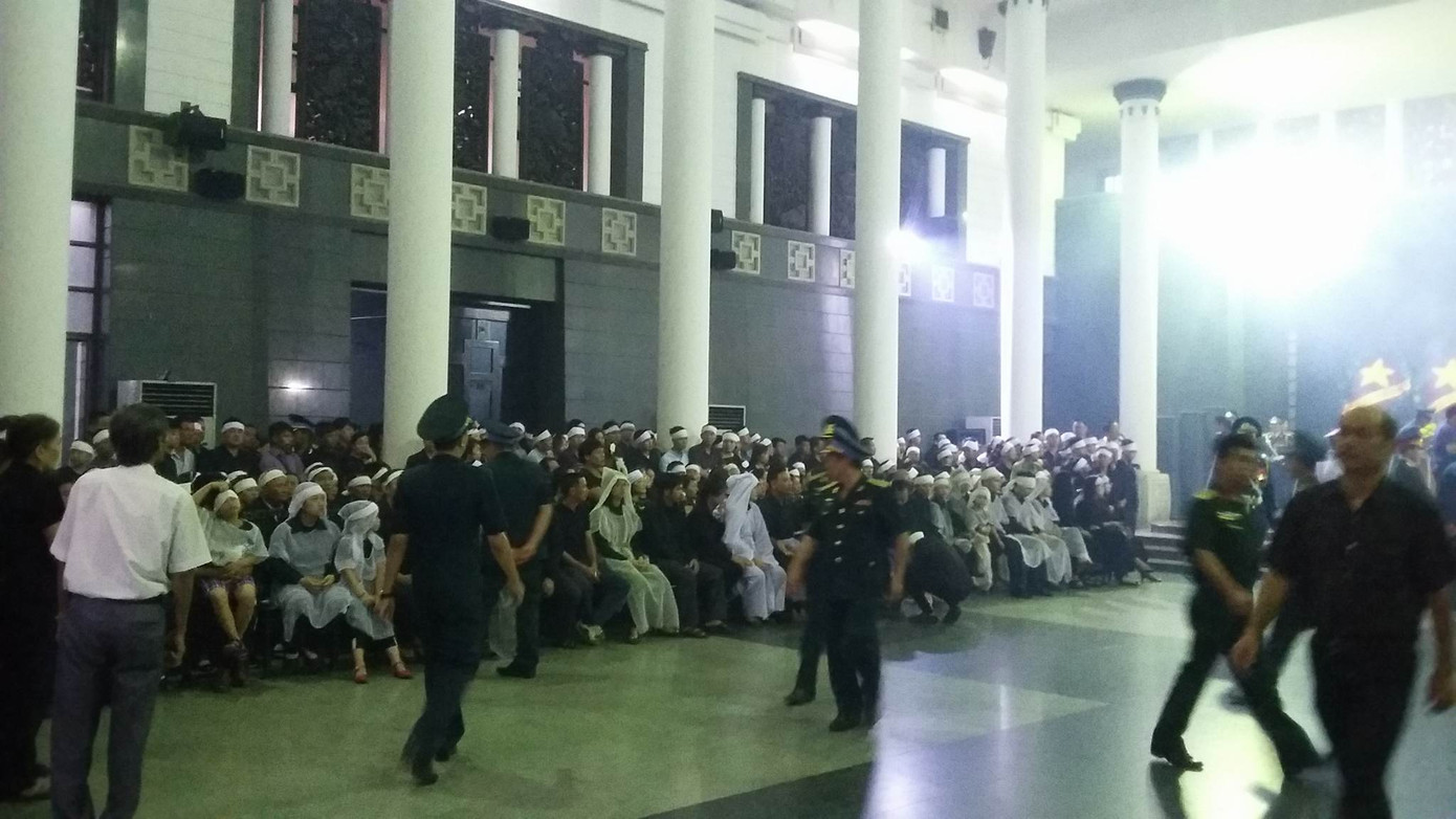 Hàng nghìn người đội mưa tiễn biệt 9 liệt sĩ CASA-212 ảnh 77