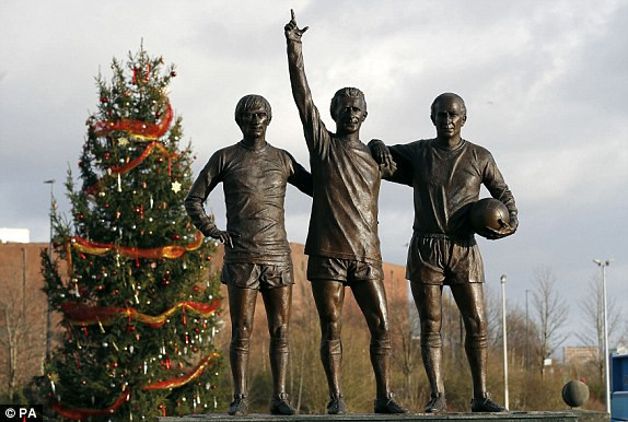 M.U vs Sunderland (3-1): Quỷ đỏ hoan hỉ trong lễ tặng quà ảnh 3