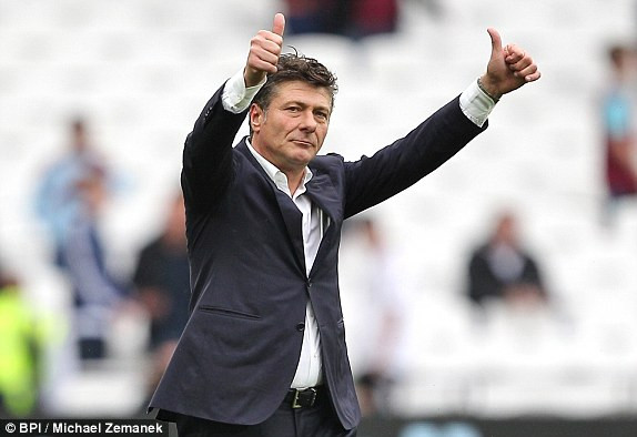 Watford vs M.U (3-1): Đẩy 'Quỷ đỏ' xuống 3 tầng địa ngục ảnh 6