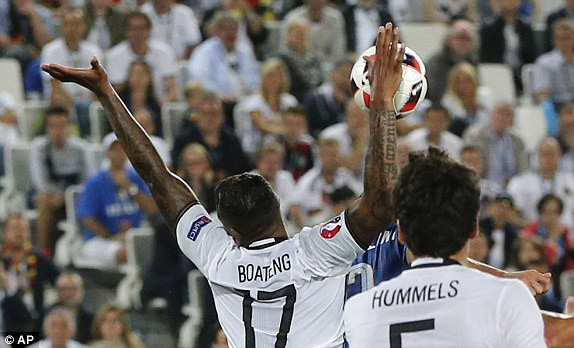 Hạ Italia ở loạt 'đấu súng', Đức lấy vé vào bán kết ảnh 35