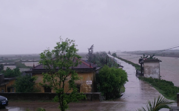 Bão số 3 vào Hà Nội suy yếu thành áp thấp nhiệt đới ảnh 24