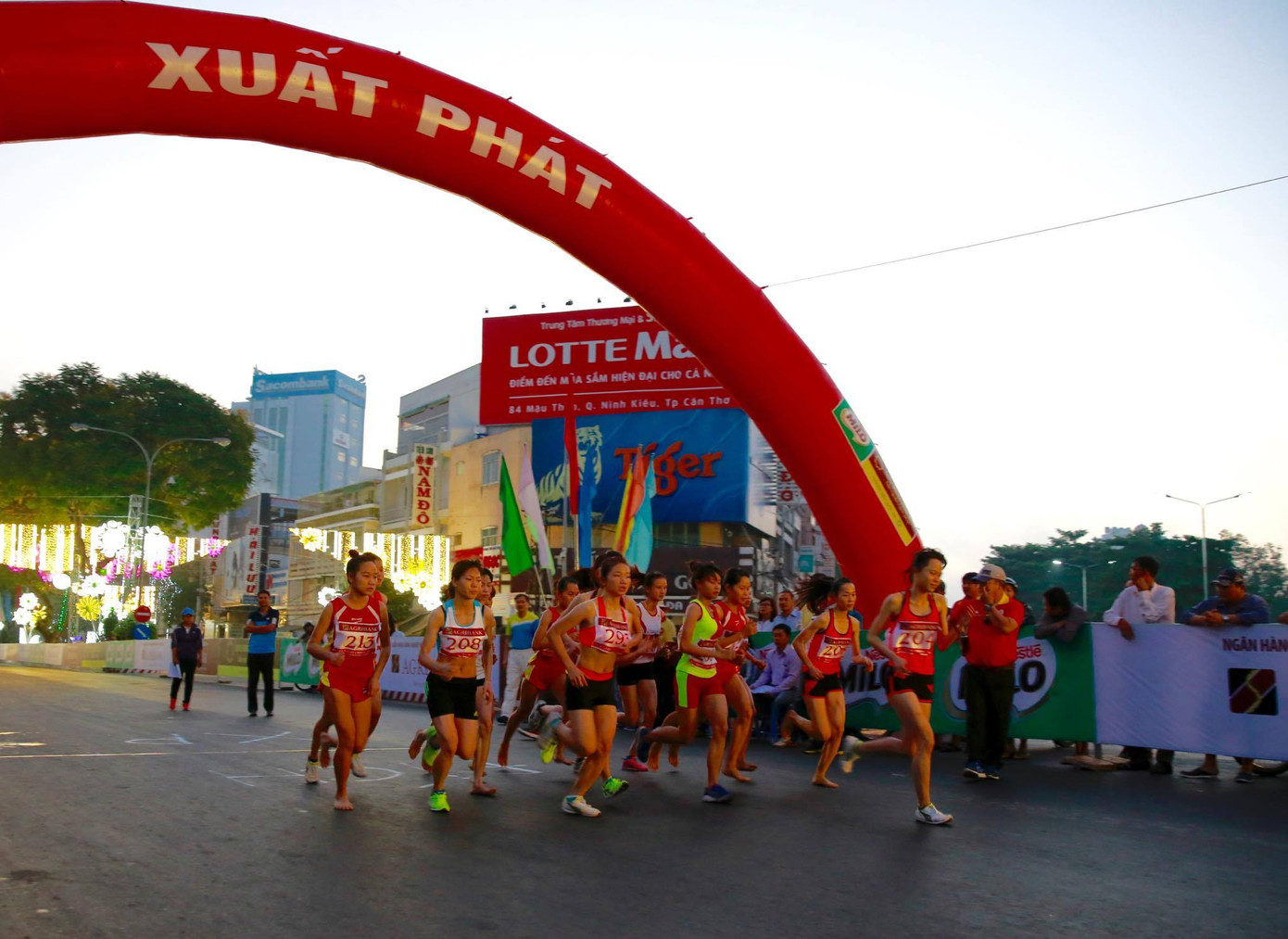 Tưng bừng đua tài Việt dã Tiền Phong ảnh 14