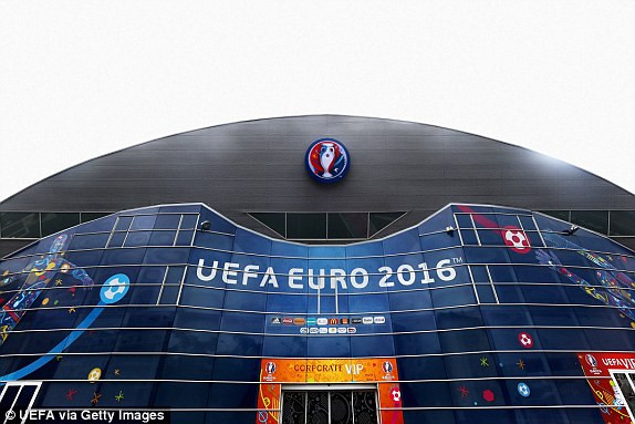 Gomez lập công, Đức giữ vững ngôi đầu ảnh 1