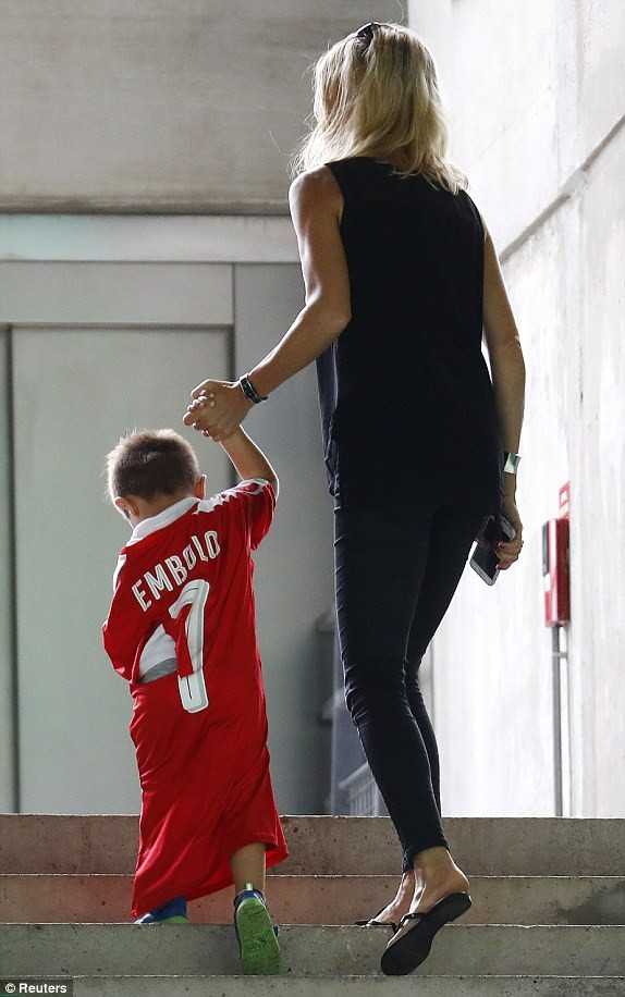 Hạ Thụy Sĩ ở loạt 'đấu súng', Ba Lan lần đầu vào tứ kết ảnh 12