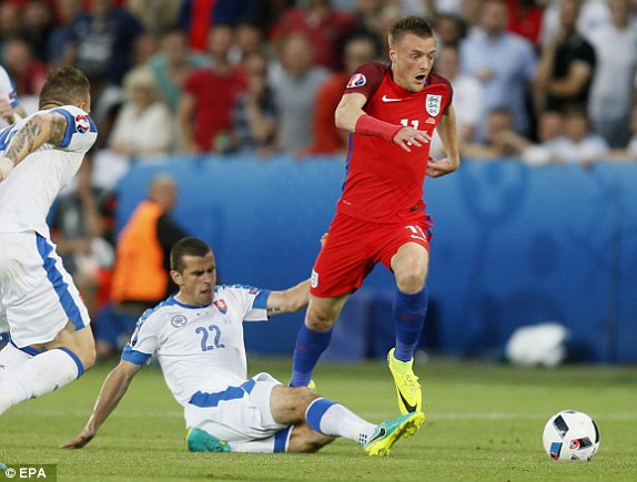 Xứ Wales vùi dập 'Gấu Nga', Anh bất lực trước Slovakia ảnh 18