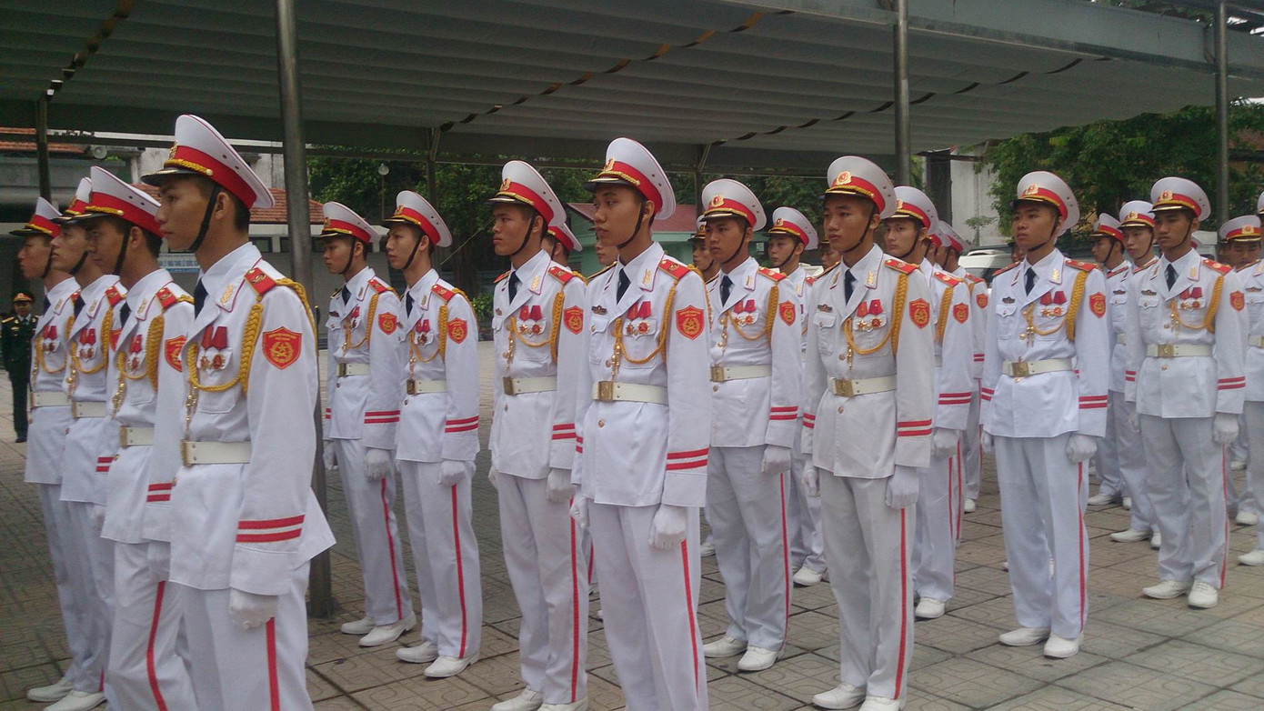 Hàng nghìn người đội mưa tiễn biệt 9 liệt sĩ CASA-212 ảnh 73