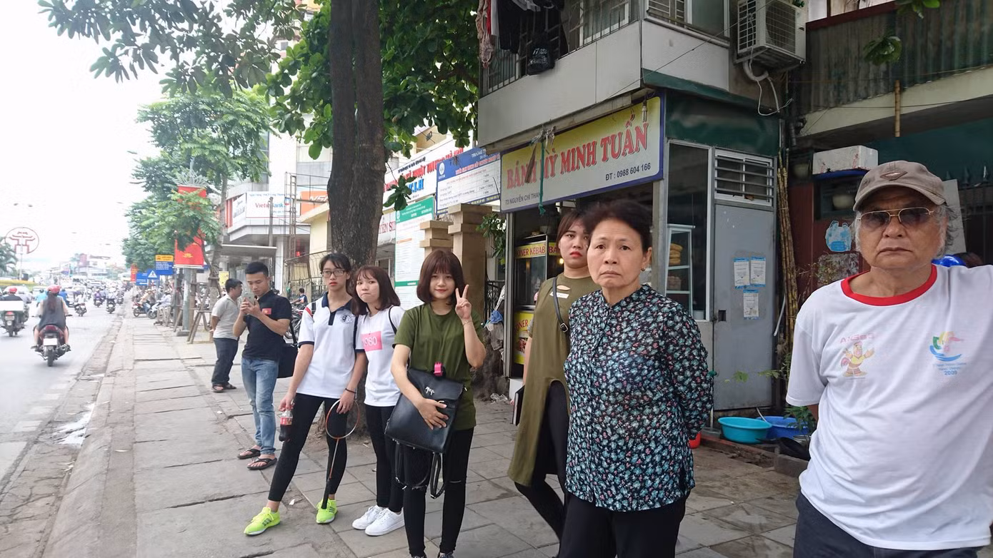Ông Obama thưởng thức bún chả Hà Nội ảnh 74