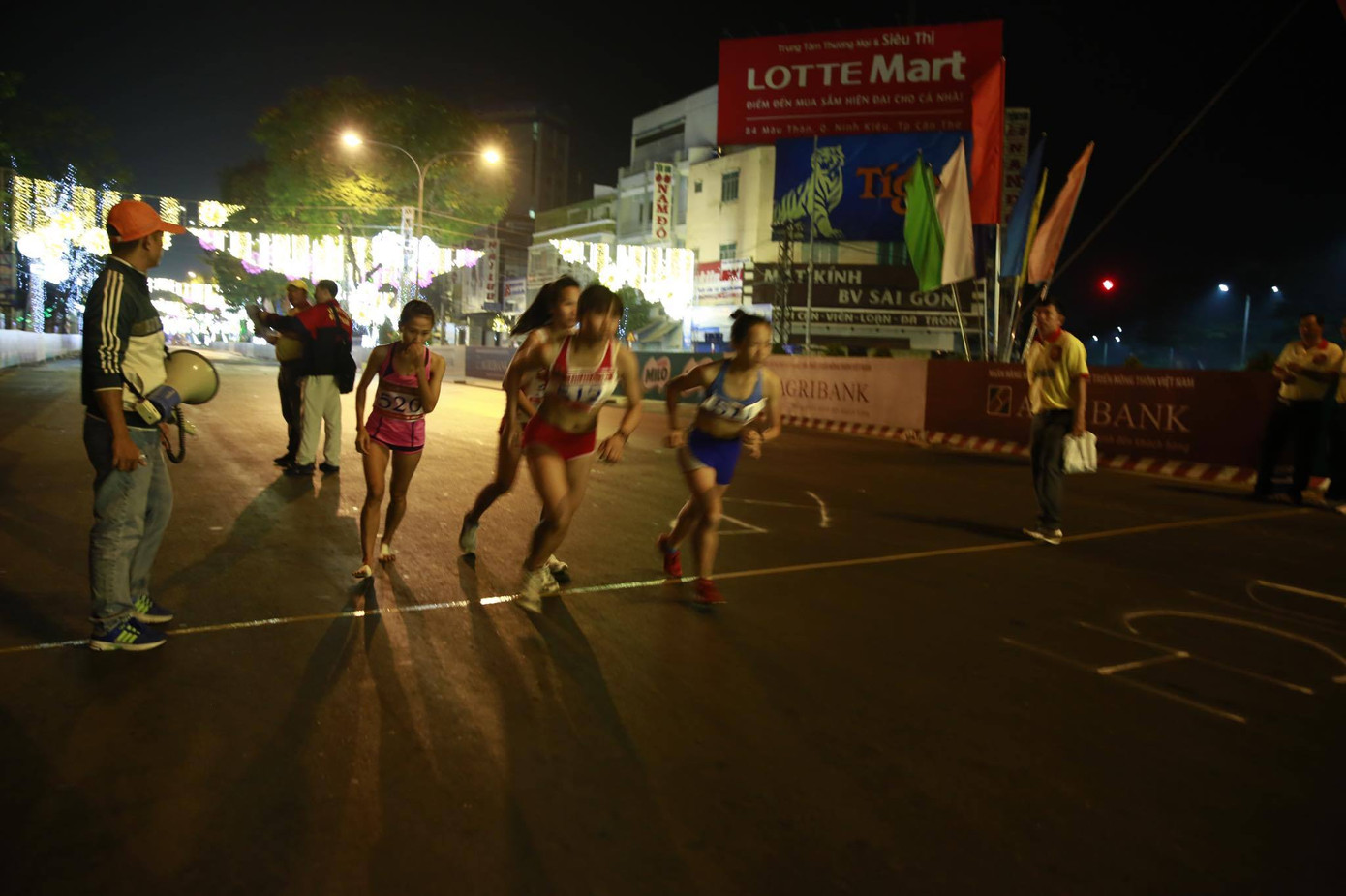 Tưng bừng đua tài Việt dã Tiền Phong ảnh 7