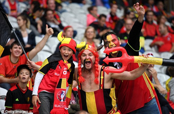 Xứ Wales nối dài kỳ tích, Bale hẹn Ronaldo ở bán kết ảnh 3