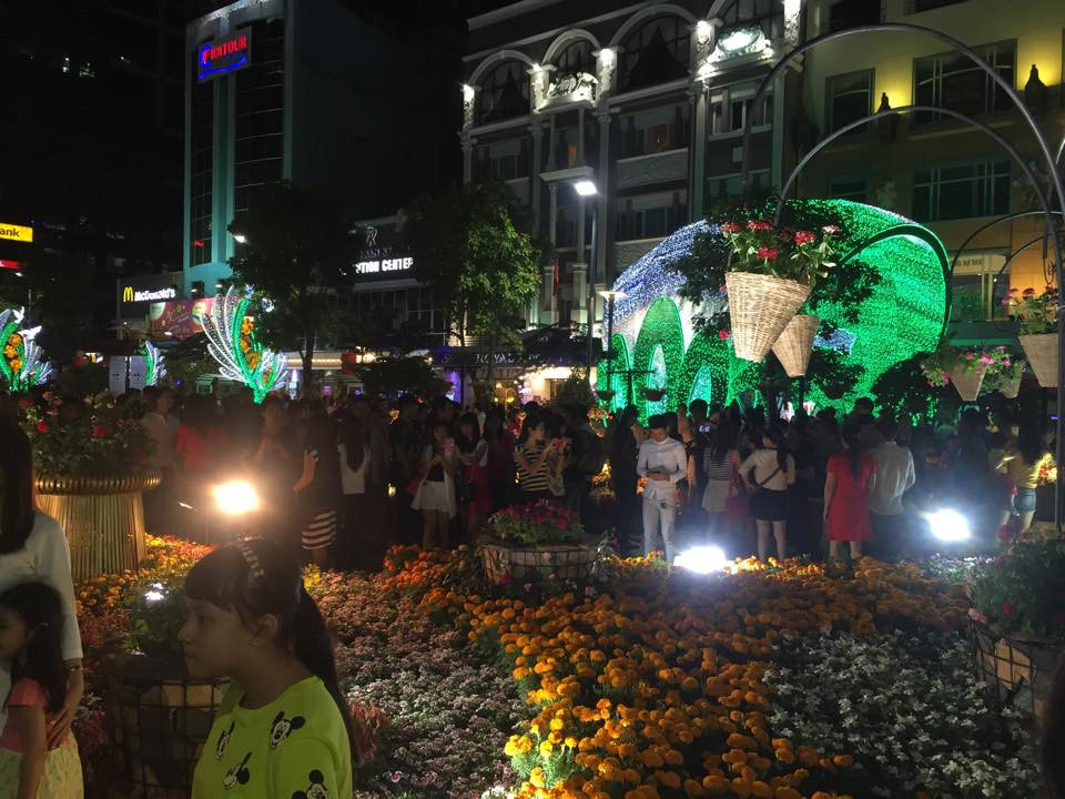 Cả nước tưng bừng đón năm mới Bính Thân 2016 ảnh 35