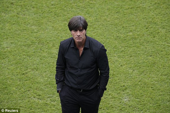 Gomez lập công, Đức giữ vững ngôi đầu ảnh 6