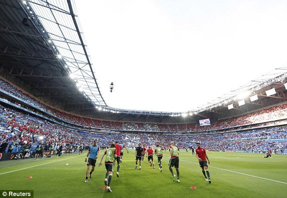 Ronaldo và Nani đưa Bồ Đào Nha vào chung kết ảnh 5