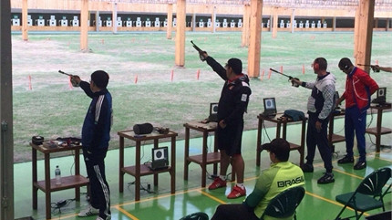 Hoàng Xuân Vinh để tuột HCV trong hai phát súng cuối ảnh 4