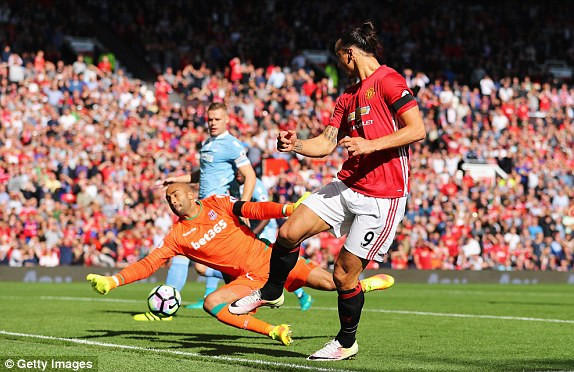M.U vs Stoke City (1-1): 'Quỷ đỏ' bị níu chân ảnh 8