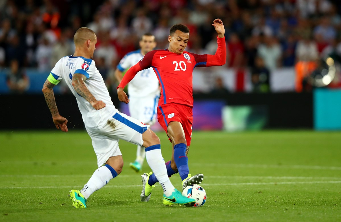 Xứ Wales vùi dập 'Gấu Nga', Anh bất lực trước Slovakia ảnh 23