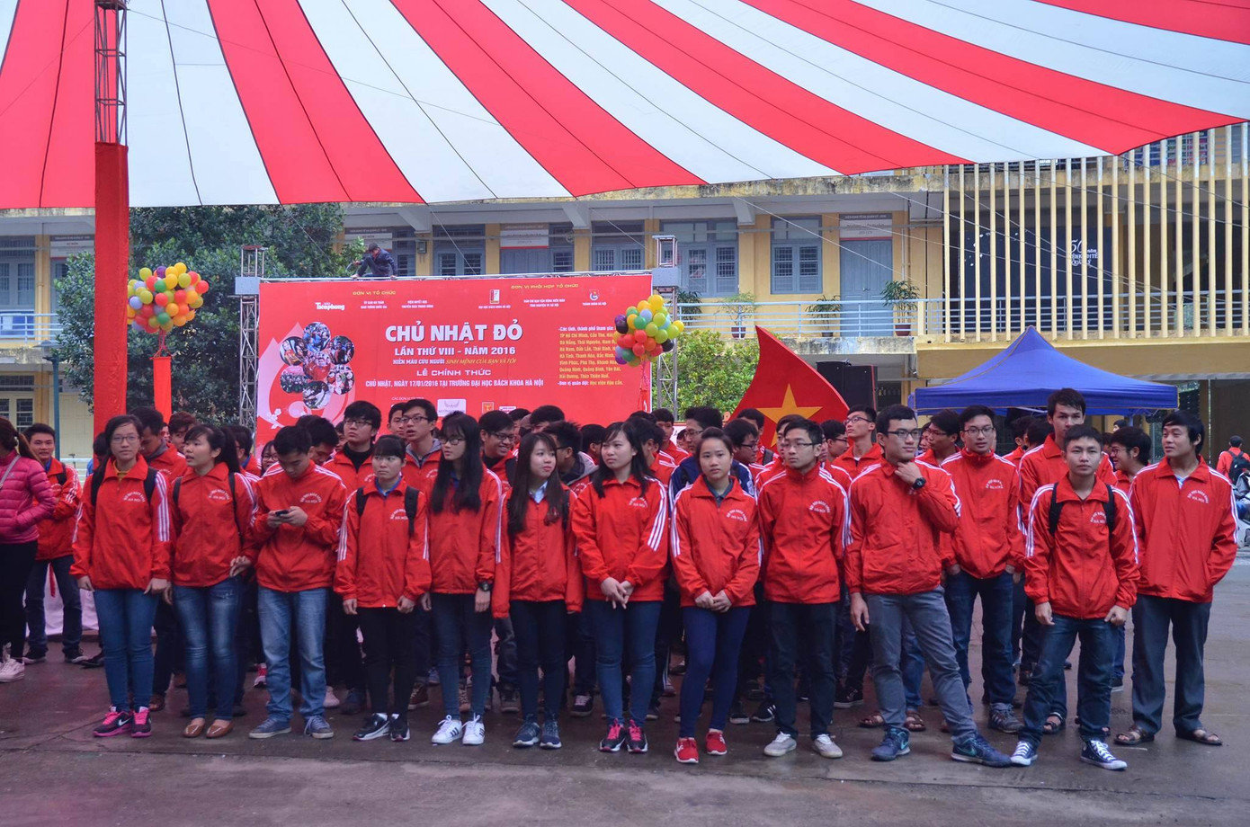 Chủ Nhật Đỏ 2016 đã tiếp nhận 11.763 đơn vị máu ảnh 105