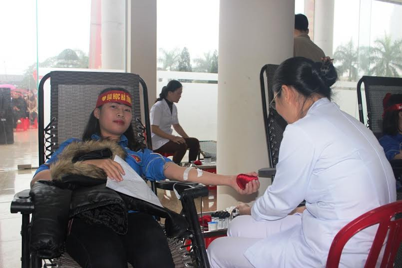 Chủ Nhật Đỏ 2016 đã tiếp nhận 11.763 đơn vị máu ảnh 55