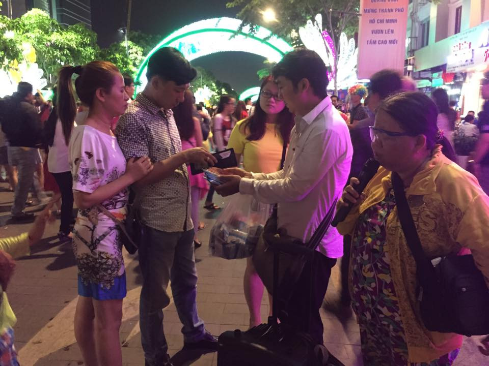 Cả nước tưng bừng đón năm mới Bính Thân 2016 ảnh 30