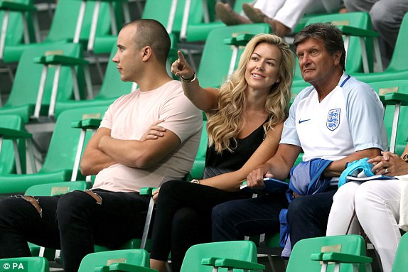 Xứ Wales vùi dập 'Gấu Nga', Anh bất lực trước Slovakia ảnh 3