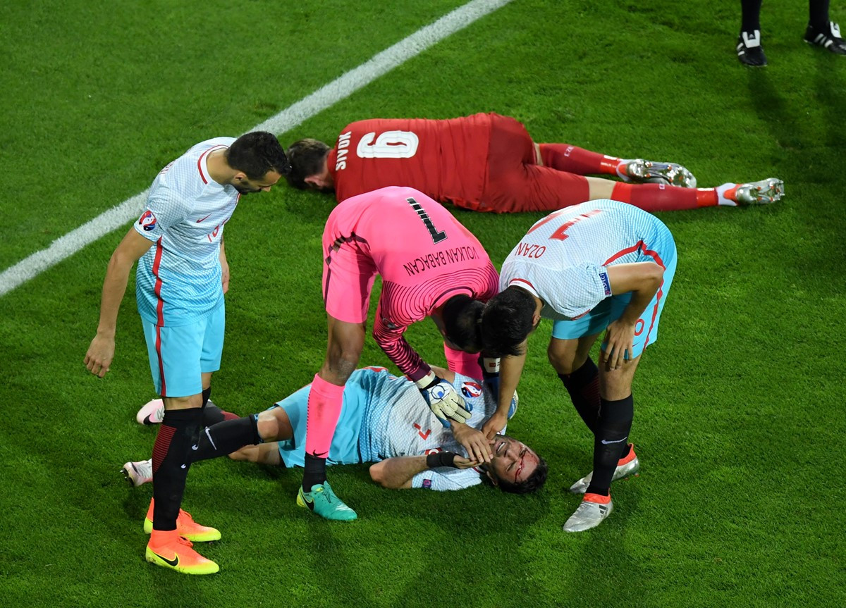 Tạo địa chấn, Croatia cướp ngôi nhất bảng từ Tây Ban Nha ảnh 14