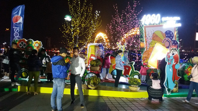 Cả nước tưng bừng đón năm mới Bính Thân 2016 ảnh 40