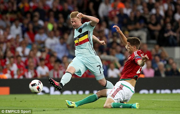 Bỉ nhấn chìm Hungary trong 'mưa gôn' ảnh 13