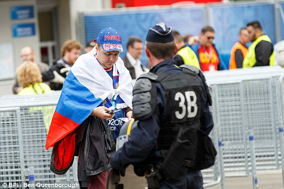 Nga vs Slovakia (1-2): 'Gấu Nga' ngã kềnh ảnh 2