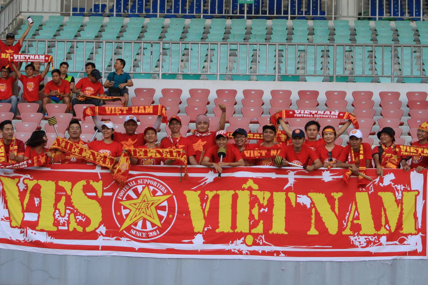 Tuyển Việt Nam hạ Campuchia trong thế 10 chống 11 ảnh 8