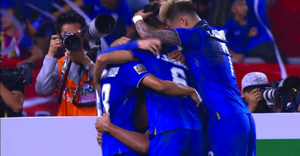 Chatthong tỏa sáng, Thái Lan lần thứ 5 vô địch AFF Cup ảnh 14