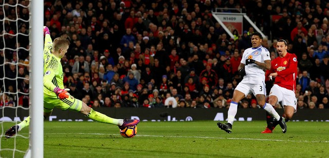 M.U vs Sunderland (3-1): Quỷ đỏ hoan hỉ trong lễ tặng quà ảnh 16