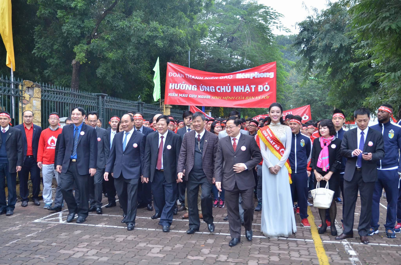 Chủ Nhật Đỏ 2016 đã tiếp nhận 11.763 đơn vị máu ảnh 86