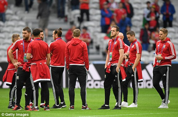 Xứ Wales nối dài kỳ tích, Bale hẹn Ronaldo ở bán kết ảnh 2