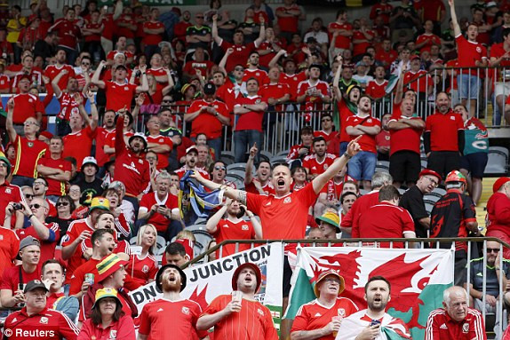 Anh vs Wales (2-1): Những người hùng từ băng ghế dự bị ảnh 3