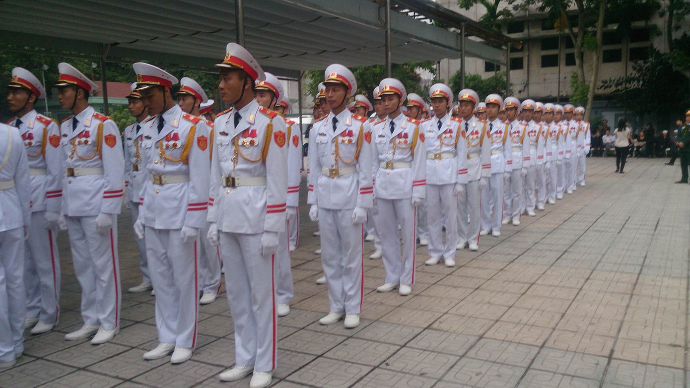 Hàng nghìn người đội mưa tiễn biệt 9 liệt sĩ CASA-212 ảnh 74