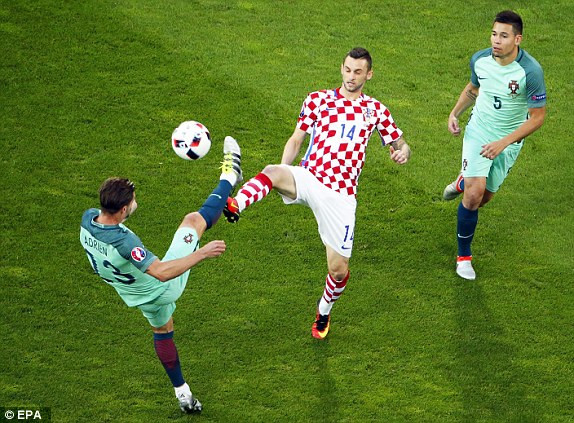 Bồ Đào Nha vs Croatia (1-0): Quaresma ghi bàn thắng vàng ảnh 14