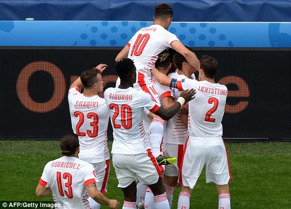 Xứ Wales giành chiến thắng lịch sử ảnh 20