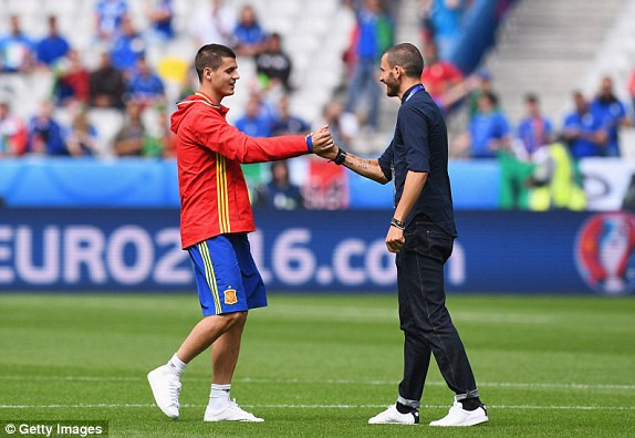 Thua trắng Italia 2 bàn, Tây Ban Nha thành cựu vương ảnh 7