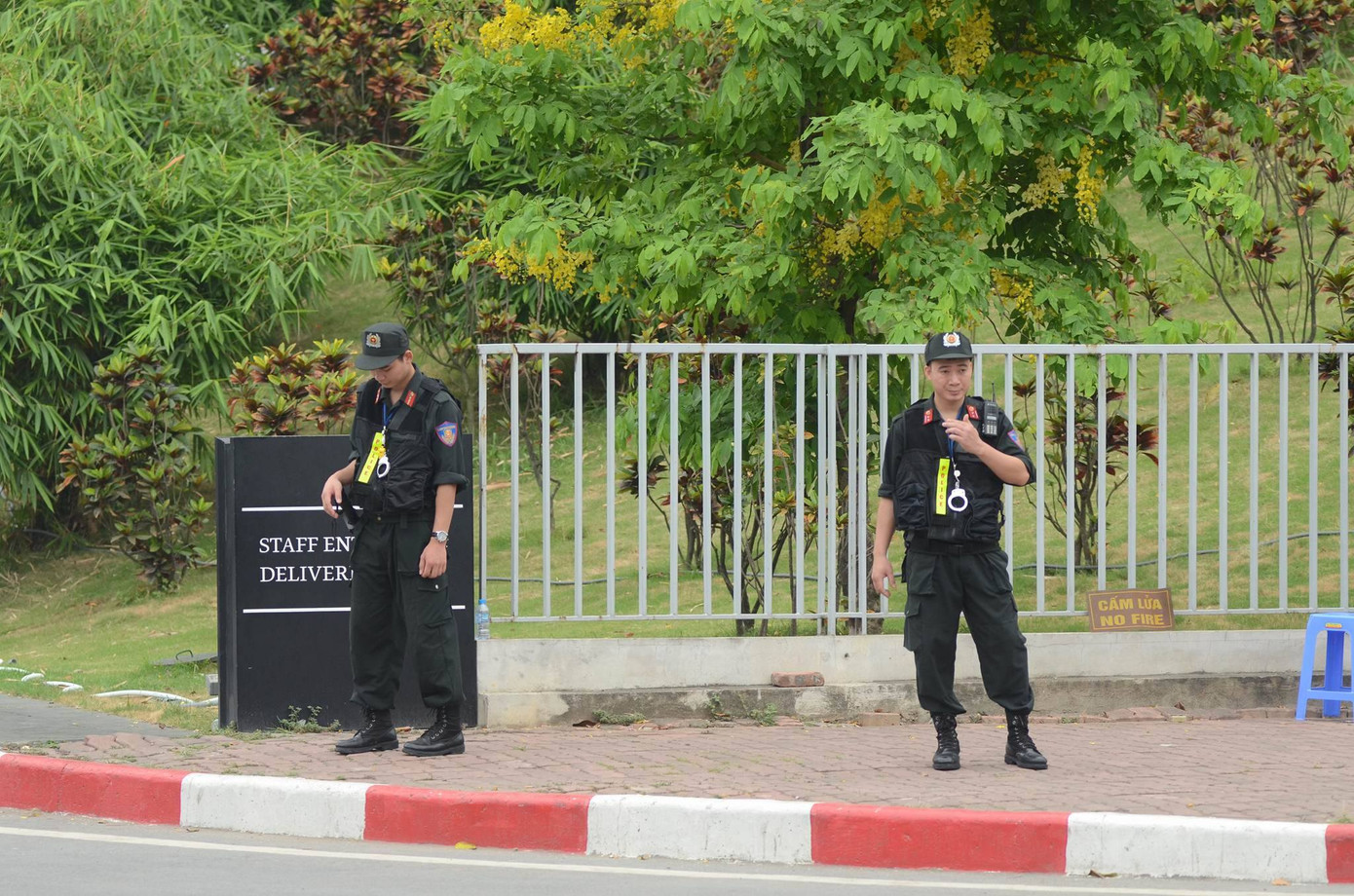 Ông Obama thưởng thức bún chả Hà Nội ảnh 85