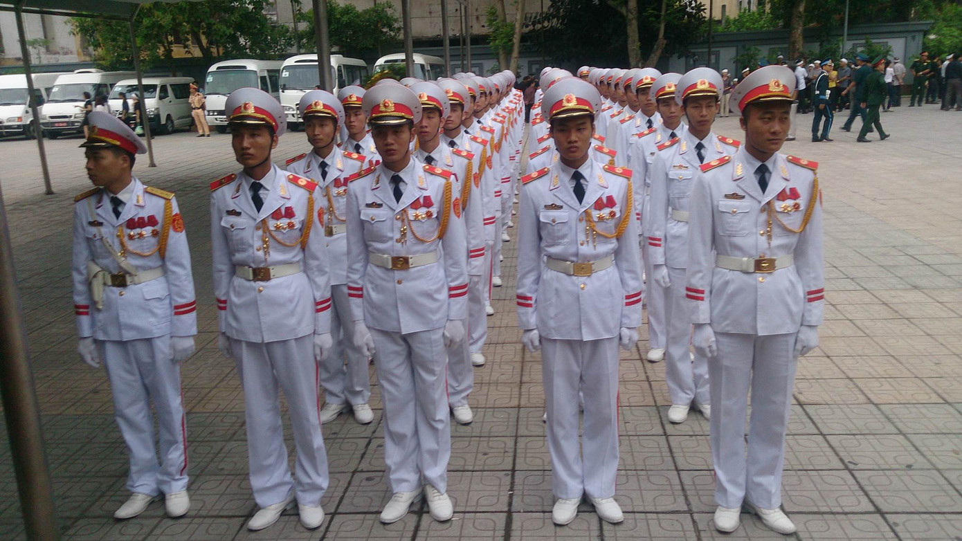 Hàng nghìn người đội mưa tiễn biệt 9 liệt sĩ CASA-212 ảnh 72