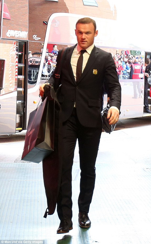 Pogba lần đầu 'nổ súng', M.U vùi dập Leicester City ảnh 1