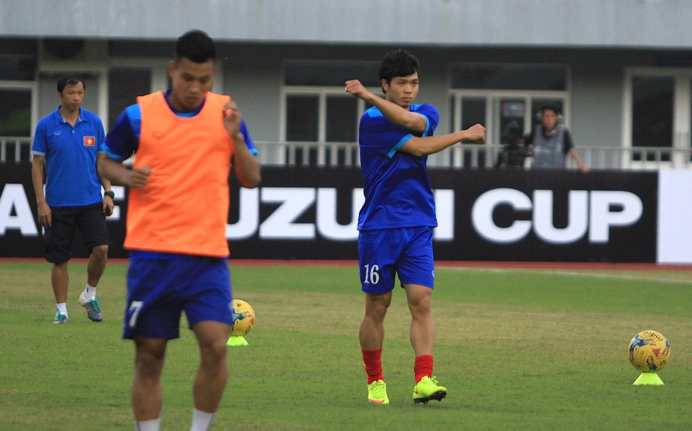 Tuyển Việt Nam hạ Campuchia trong thế 10 chống 11 ảnh 6