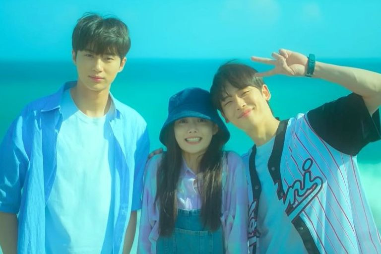 Một mối quan hệ tình cảm lành mạnh thường không làm mất đi sự quan trọng của bạn bè.