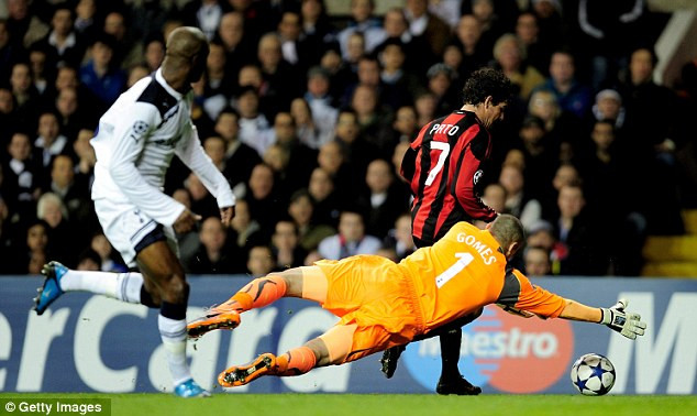 Pato bỏ lỡ khá nhiều cơ hội ngon ăn để làm thịt gà trống