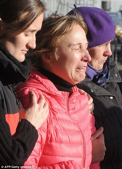 Nỗi đau phủ kín thân nhân hành khách vụ máy bay Nga rơi ảnh 5