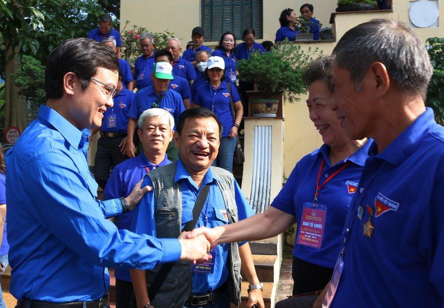 Anh Bùi Quang Huy - Ủy viên dự khuyết T.Ư Đảng, Bí thư thường trực T.Ư Đoàn gặp mặt đoàn cựu cán bộ Đoàn Thanh niên Việt Nam Anh Bùi Quang Huy - Ủy viên dự khuyết T.Ư Đảng, Bí thư thường trực T.Ư Đoàn gặp mặt đoàn cựu cán bộ Đoàn Thanh niên Việt Nam