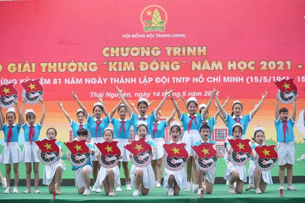 Tiết mục văn nghệ của các em thiếu nhi tại chương trình
