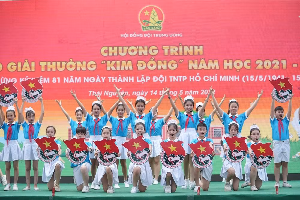 Tiết mục văn nghệ của các em thiếu nhi tại chương trình