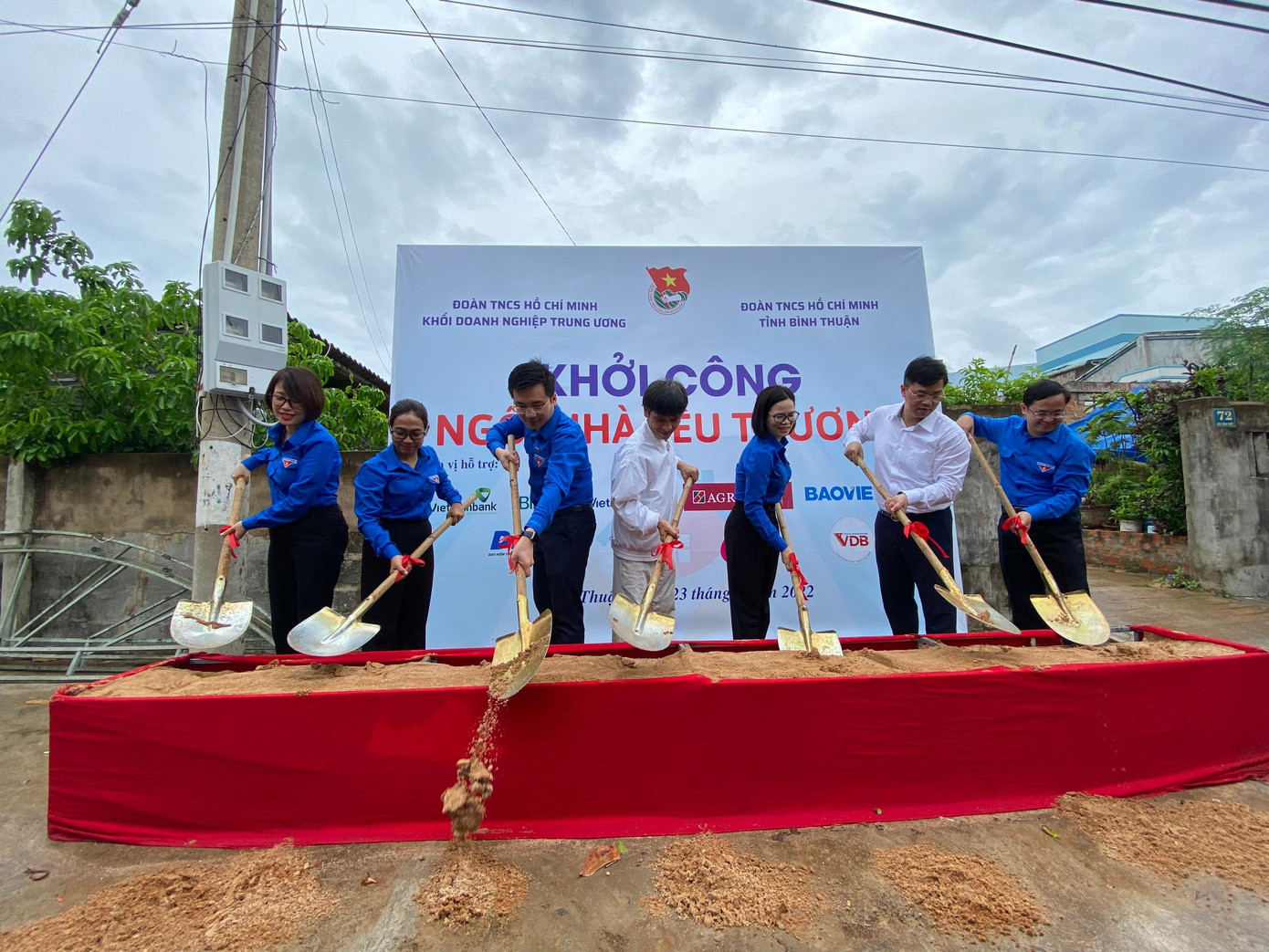 Khởi công ngôi nhà yêu thương