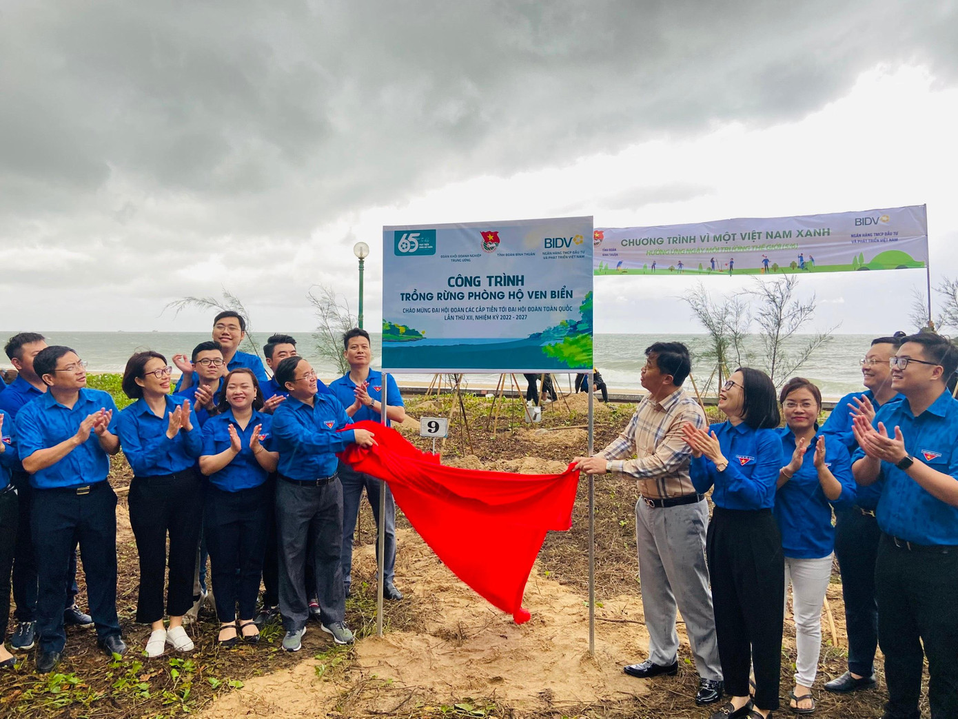 Công trình trồng rừng phòng hộ ven biển